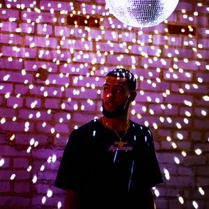 我被八个男人玩到早上H
