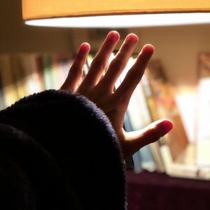 我被八个男人玩到早上H
