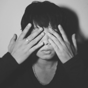 我被八个男人玩到早上H
